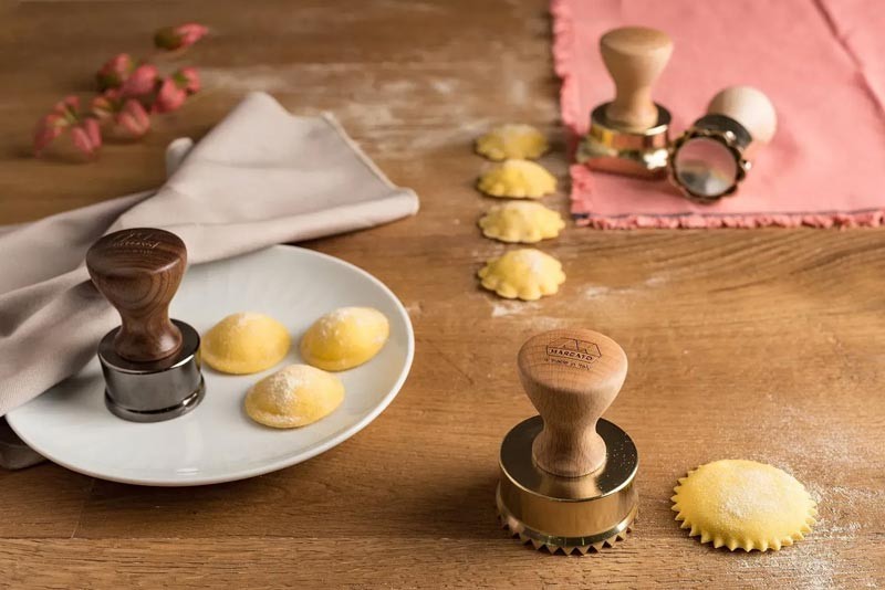 Штамп-вырубка для равиоли Marcato Smooth Round 38 мм Champagne